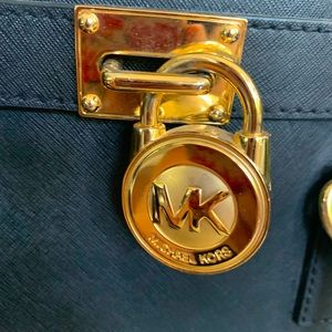 Beautiful Micheal Kors Purse, minimal wear